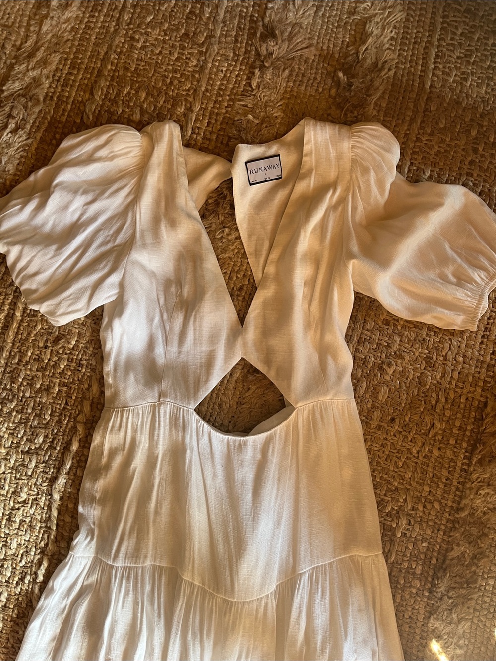 Runaway Peasant Dress - Picture 2 of 5